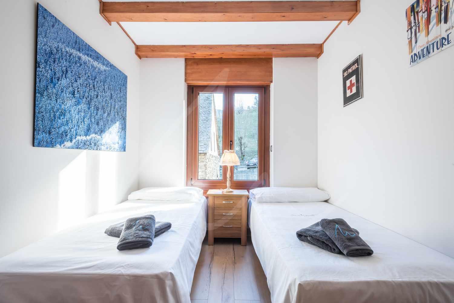 Riu Nere By Seamount Rentals Viella Extérieur photo